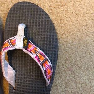 Tevas : flip flop with back strap